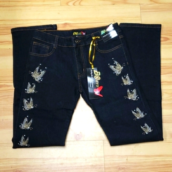 NWT Boayo Embroidered Butterfly Stretchy Straight Leg Jeans - Picture 1 of 8